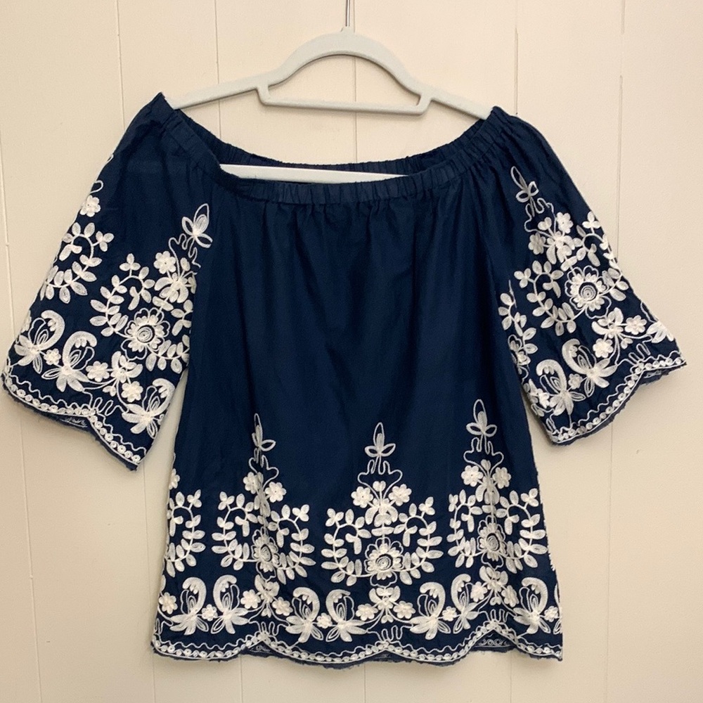 So Ho Navy Cream Embroidered Off Shoulder Top Size Small